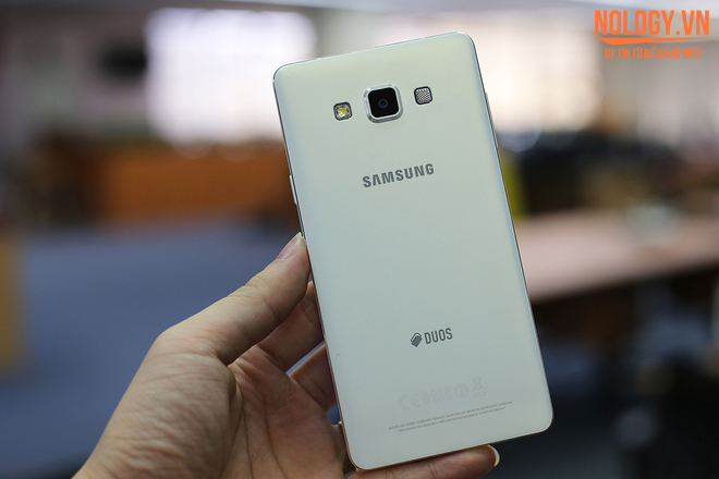 Samsung-Galaxy-A7-cu.10.jpg