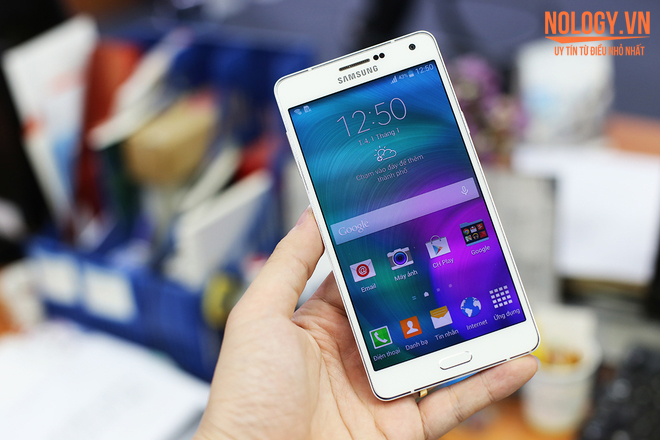 Samsung-Galaxy-A7-cu.jpg