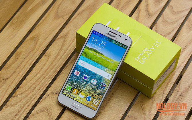 samsung-galaxy-e5-cong-ty.jpg