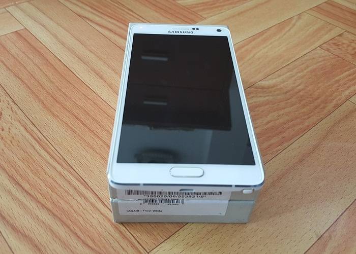 Samsung-Galaxy-Note-4-c_ng-ty-3.jpg