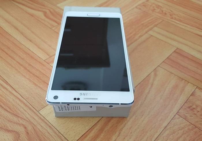 Samsung-Galaxy-Note-4-c_ng-ty-6.jpg