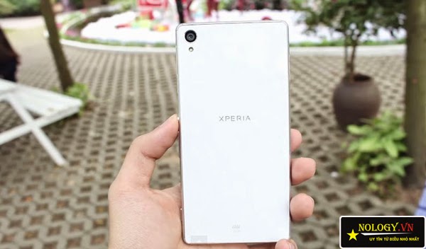 SI8wfo4qDI%2FAAAAAAAAA2g%2FfexYgexR_Wo%2Fs1600%2Fso-sanh-sony-xperia-z3-nhat-ban-va-htc-one-m8-2.jpg