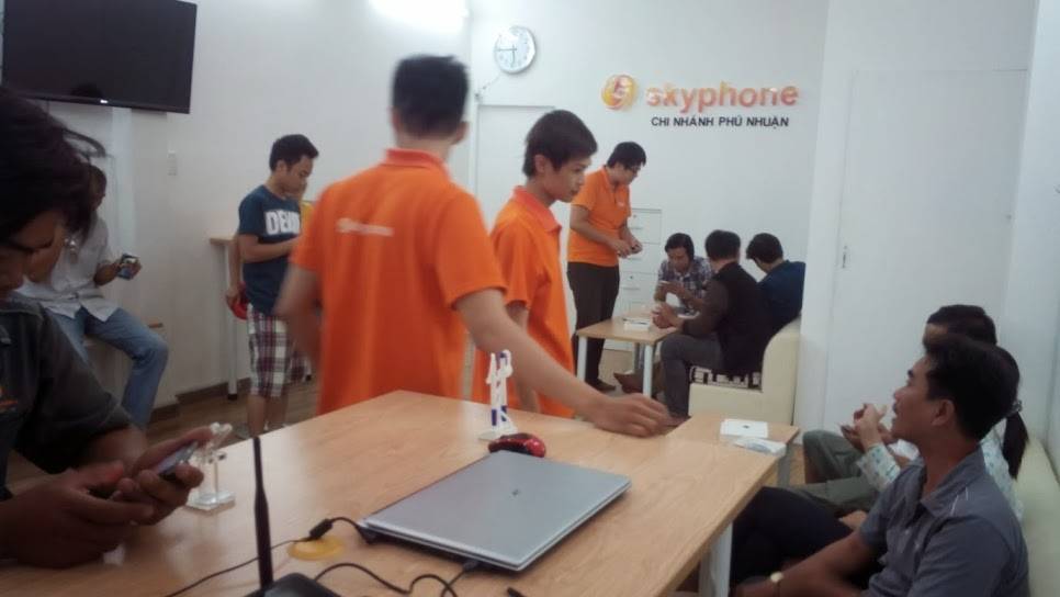sky_phone_3.jpg