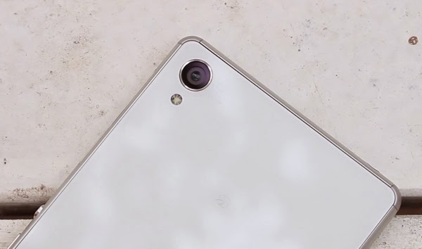 sony-xperia-z3-Au-SOL26%2B2.jpg