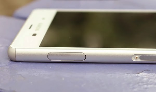 sony-xperia-z3-Au-SOL26%2B3.jpg