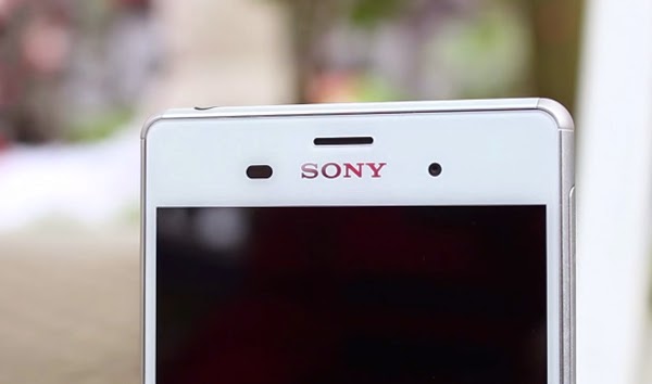 sony-xperia-z3-Au-SOL26%2B4.jpg