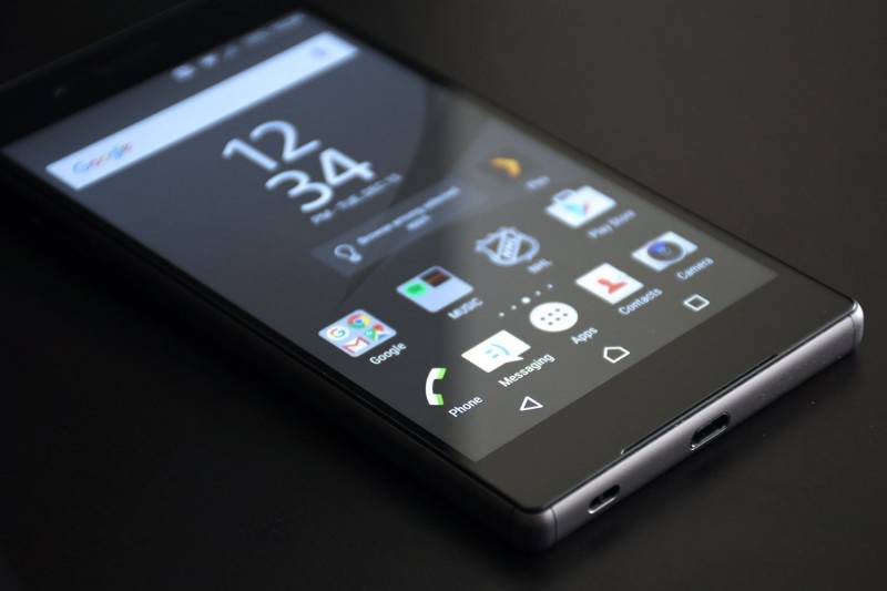sony-xperia-z5-top-front-angle-800x533-c.jpg