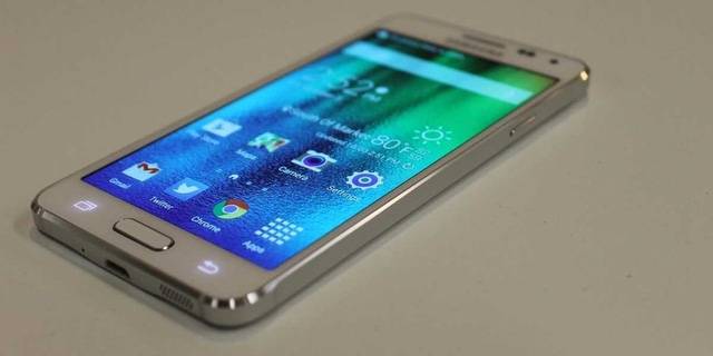 tan-man-samsung-va-man-vuot-can-trong-nam-2015.jpg