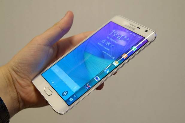 tech-samsung-galaxy-note-edge-4_zpsoldr5xsu.jpg