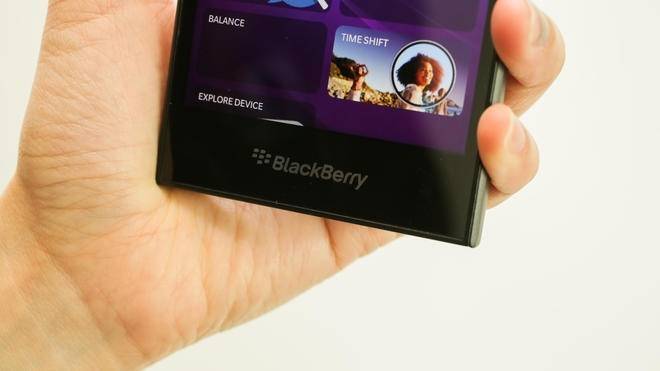 thay%20ic%20nguon%20blackberry%20leap.jpg