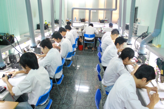 Thay cảm ứng lg nexus 4.jpg