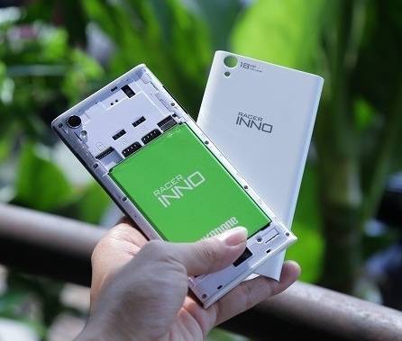 thay-pin-dien-thoai-hkphone.jpg