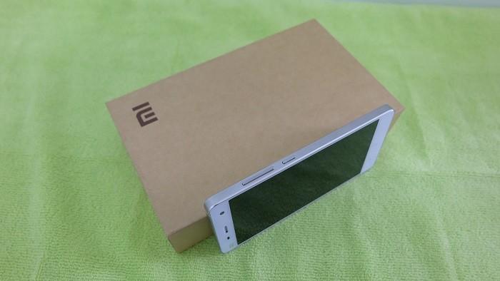 tren-tay-xiaomi-mi4-chinh-hang-gia-2-trieu-tai-viettablet-8.JPG