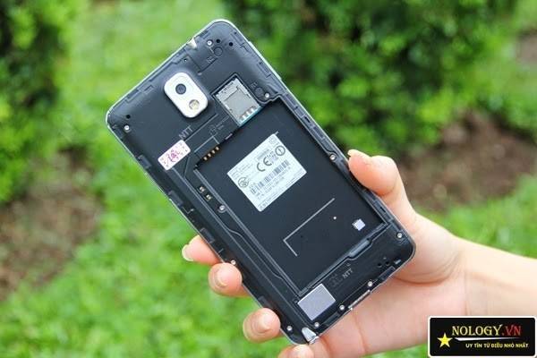 U%2FU8Dydsj1i3I%2FAAAAAAAAExY%2FnbTLqtT_Kt0%2Fs1600%2Fsamsung-galaxy-note3-docomo-cs-01f-nhat-18.jpg
