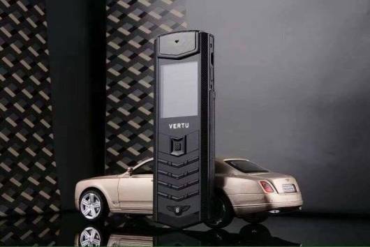 vertu-bentley-k9-2.jpg