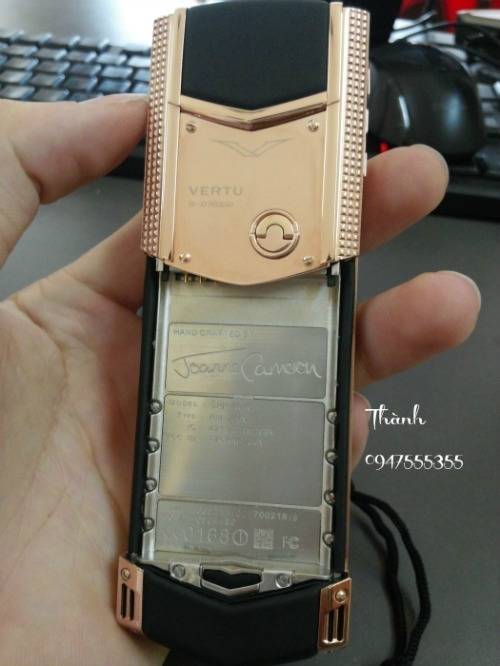 vertu-signature-gold-trung-qu%E1%BB%91c-%283%29.jpg