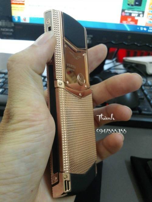 vertu-signature-gold-trung-qu%E1%BB%91c-%286%29.jpg