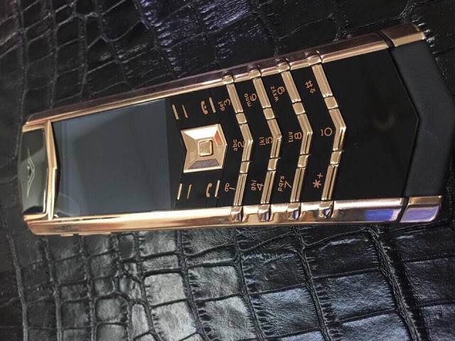 Vertu-Signature-S-%25C4%2591en-v%25C3%25A0ng.jpg