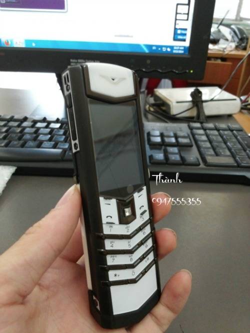vertu-signature-s-design-black-white-%281%29.jpg