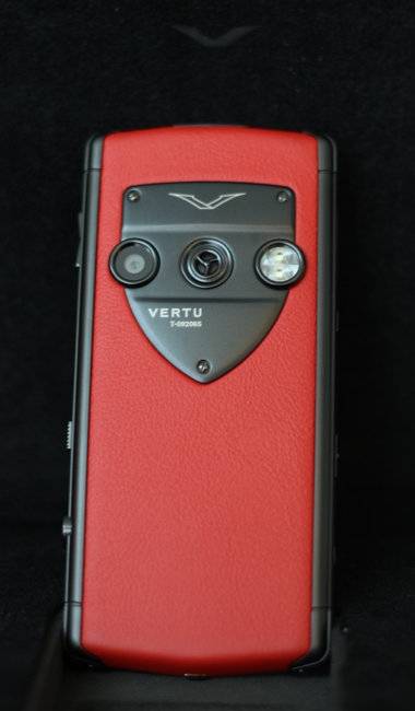 vertu_constellation_pureblalck_red_leather_(2).jpg