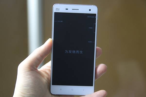 Xiaomi-Mi-4-RAM-2GB-Xach-Tay-Gia-Re-MobileCity-005.JPG