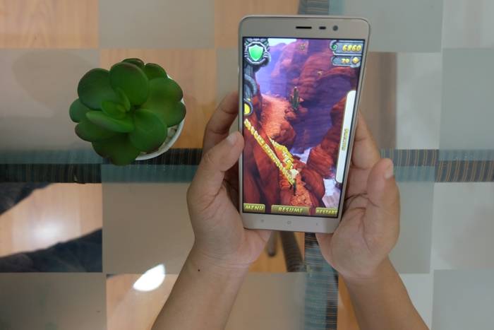 xiaomi-redmi-note-3-pro-ban-chinh-hang-va-xach-tay-khac-nhau-ra-sao-3.jpg