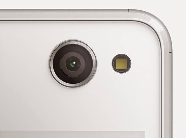 xperia-c4-chuyen-cho-tu-suong-ra-mat-voi-camera-truoc-5-megapixel-ho-tro-flash-led.jpg