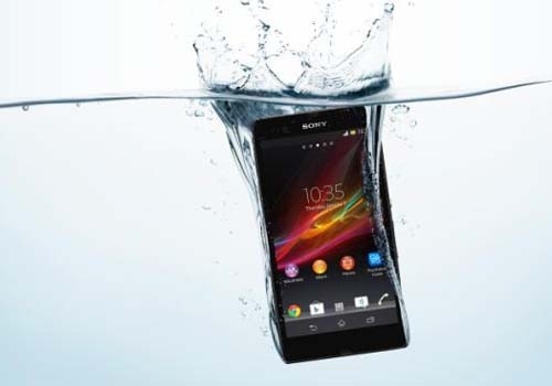 xperia-z-water-tank.jpg