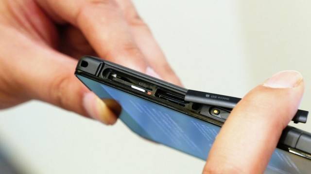 Xperia-ZL2-Hands-On_8-640x360.jpg