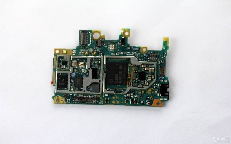 Xperia_Z1_disassembly_guide_18.jpg
