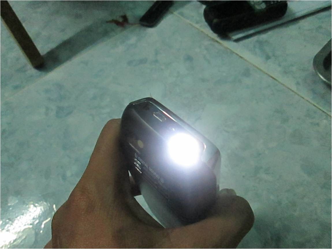 YyjHaQ%2FU0kA-FK6OZI%2FAAAAAAAAAEY%2FfQbV23gfAwo%2Fs1600%2FNokia%2Bk60%2Bden%2Bpin%2Bsieu%2Bsang.jpg
